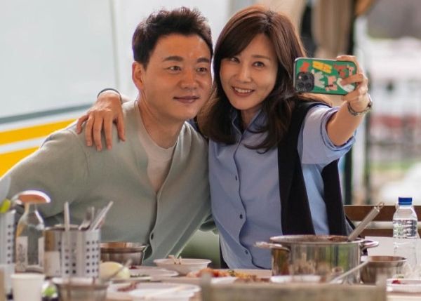 배우 양정아가 배우 김승수의 고백을 거절했지만, 팬들은 계속 두사람을 응원하고 있다. 사진은 배우 김승수와 배우 양정아의 모습. /사진=양정아 인스타그램 캡처