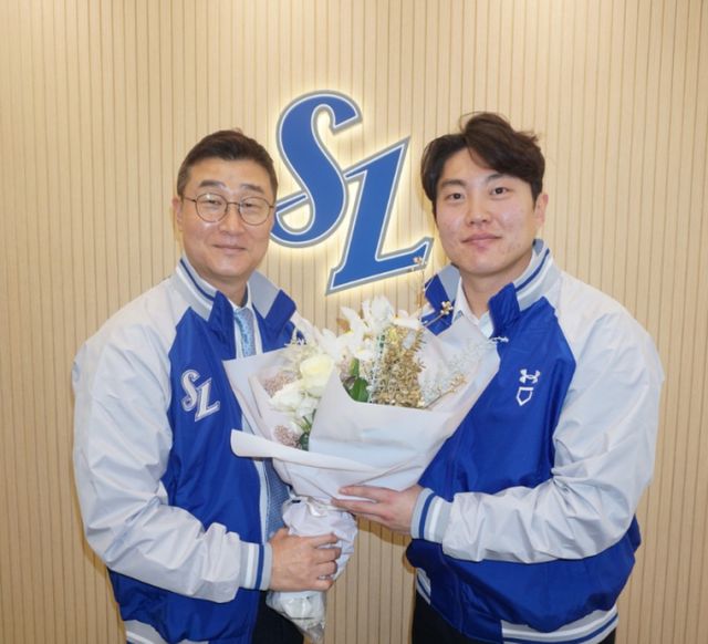 삼성 라이온즈가 내부 자유계약선수인 류지혁과 4년 최대 26억원에 계약했다. 사진은 계약을 마친 류지혁의 모습. /사진=삼성 라이온즈 제공