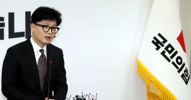  한동훈 국민의힘 대표가 대표직을 사퇴한 가운데 국민의힘 안팎에서는 당을 정비하자는 목소리가 나오고 있다. 사진은 한동훈 국민의힘 대표가 사퇴기자회견에서 발언을 하는 모습. /사진=뉴시스