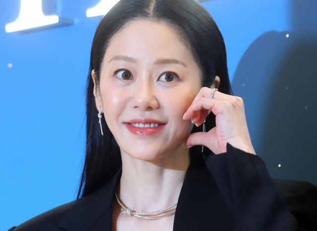 배우 고현정이 '나미브' 제작발표회에 출참했다. 사진은 지난 13일 서울 송파구 잠실 롯데월드몰에서 진행된 주얼리 브랜드 팝업 스토어 오픈 행사에 참석한 배우 고현정. /사진=스타뉴스