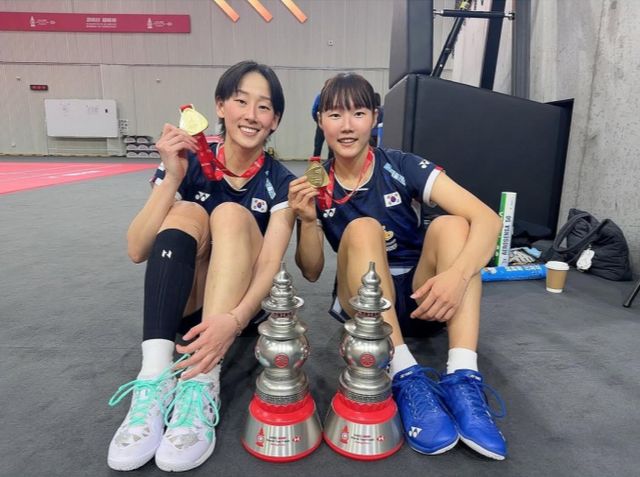 백하나(MG새마을금고)-이소희(인천국제공항)가 HSBC 세계배드민턴연맹(BWF) 월드 투어 파이널스 2024 여자복싱 우승을 차지했다./사진=백하나 인스타그램 갈무리