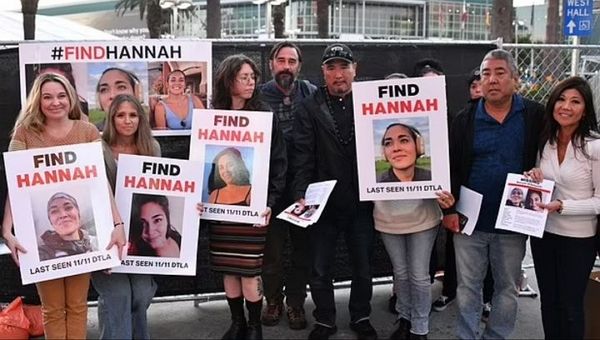 실종된 딸을 찾는 과정에서 아버지가 극단적 선택을 한 사실이 알려져 안타까움을 자아낸다. 사진은 미국 로스앤젤레스(LA)에서 실종됐던 딸을 찾는 아버지의 모습. /사진=데일리메일