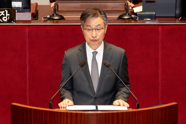 최재해 감사원장이 17일 헌법재판소에 직무정지 해제 가처분을 냈다고 밝혔다. 사진은 최 원장이 지난달 29일 서울 여의도 국회에서 열린 예산결산특별위원회 전체회의에 출석해 발언하는 모습. /사진=뉴스1