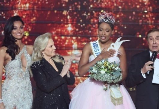 프랑스 미인대회 '미스 프랑스'에서 역대 최고령 우승자가 나와 화제다. /사진=엑스(X·옛 트위터)