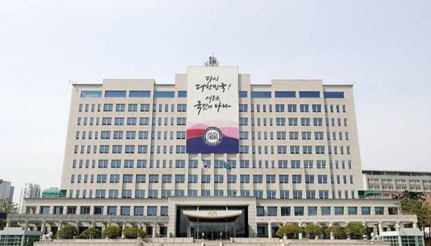 조지호 경찰청장의 비화폰 관련 자료를 확보하기 위해 서울 용산구 대통령실로 향한 공조수사본부가 약 4시간 째 대통령 경호처와 대치 중이다. 사진은 서울 용산 대통령실 청사의 모습. /사진=뉴시스