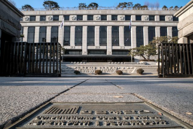 여당이 추천한 조한창 헌법재판관 후보자가 사안에 따라 형사 절차 결과를 기다리지 않고 탄핵 심판을 진행할 필요가 있다고 전했다. 사진은 헌재 전경. /사진=뉴시스