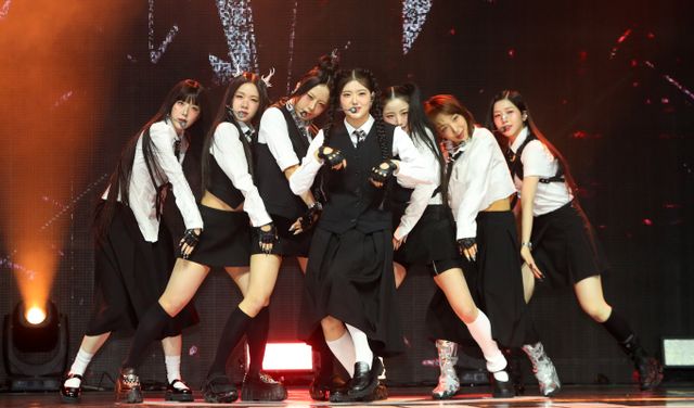 걸그룹 배드빌런이 유튜브 채널을 해킹당한 사실을 전했다. 사진은 배드빌런이 지난달 19일 서울 광진구 예스24라이브홀에서 열린 새 싱글앨범 '숨(ZOOM)' 발매 기념 쇼케이스 무대에 오른 모습. /사진=뉴시스
