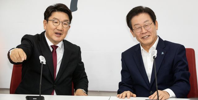 권성동 국민의힘 대표 권한대행 겸 원내대표와 이재명 더불어민주당 대표가 대통령 탄핵안 가결 후 첫 회동을 갖는다. 사진은 2022년 회동모습. /사진=뉴스1