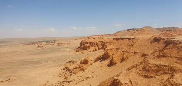 비포장도로를 달리고 인터넷도 잘 터지지 않는 몽골 여행을 선호하는 젊은 층들이 늘어나고 있다. /사진=독자 제공