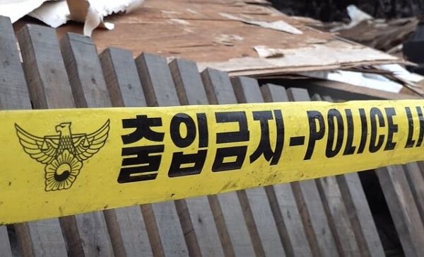 서울 강서구의 한 주택가에서 살인을 저지르고 도주한 남성이 긴급 체포됐다. 사진은 기사의 이해를 돕기 위한 폴리스라인이 쳐진 모습. /사진=경찰청 유튜브 캡처