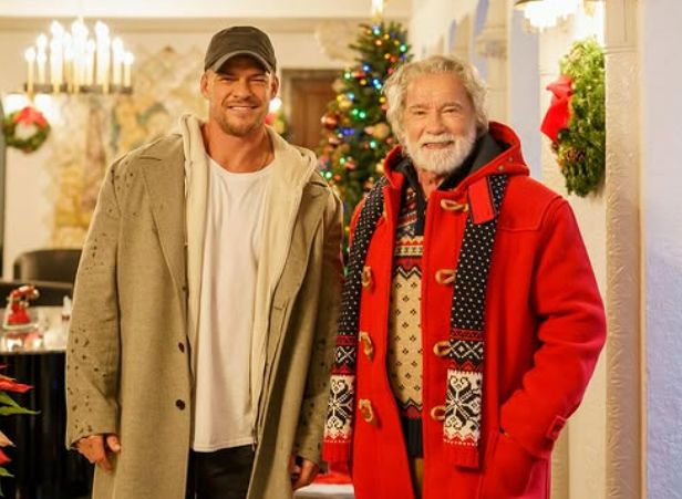 배우 아놀드 슈워제네거(77)가 산타클로스로 변신해 화제를 모으고 있다. 사진은 앨런 리치슨와 아놀드 슈워제네거(왼쪽부터) 모습/사진=아놀드 슈워제네거 인스타그램 캡쳐