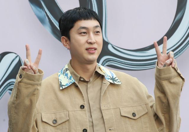 슬리피가 BTS RM에게 축의금 1000만원을 받았다며 신혼집을 공개했다. 사진은 지난 9월 3일 서울 패션위크에 참석한 슬리피 모습. /사진=뉴스1