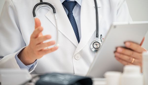 검찰이 수차례 마약을 투약한 채 수술을 집도한 혐의를 받는 전문의에게 징역형을 구형했다. /사진=이미지투데이