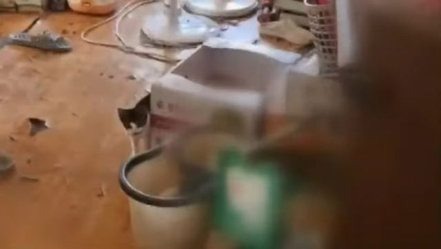  수십마리의 고양이를 키우면서도 위생 관리를 하지 않는 주민 때문에 이웃들이 고통받고 있다. /사진=JTBC '사건반장'