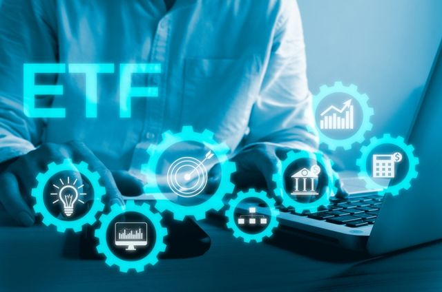 올해 해외주식형 ETF와 국내주식형 ETF 수익률이 엇갈렸다./사진=이미지투데이 