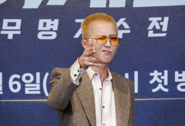 그룹 위너 멤버 송민호가 연예인 특혜 논란에 휩싸였다. /사진=머니투데이