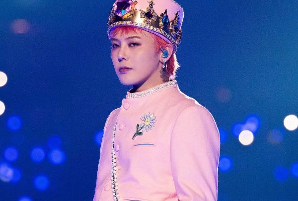 재결합 그룹은 과거와 현재를 연결하며 세대 간 문화 공유에 큰 역할을 한다. 사진은 빅뱅의 지드래곤(GD, 권지용)이 지난 23일 일본 오사카 교세라 돔에서 열린 2024 마마 어워즈에서 공연하는 모습. /사진=MAMA AWARDS 엑스(X·옛 트위터)