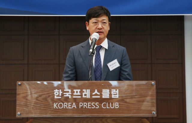 한국노동조합총연맹(한국노총)이 30인 미만 사업장 대상 '8시간 추가근로제'에 반대하는 입장을 공식 발표했다. 사진은 지난 17일 서울시 중구 한국프레스센터서 열린 '2024 미래창조경영우수기업대상 & 고용노동부장관상 시상식'에서 김문수 고용노동부 장관이 연설을 하는 모습 / 사진=머니투데이