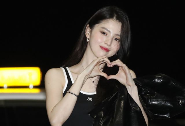  배우 한소희 모친이 붑법 도박장 개설 혐의로 집행유예를 선고받았다./사진=뉴스1 /사진=(인천공항=뉴스1) 권현진 기자