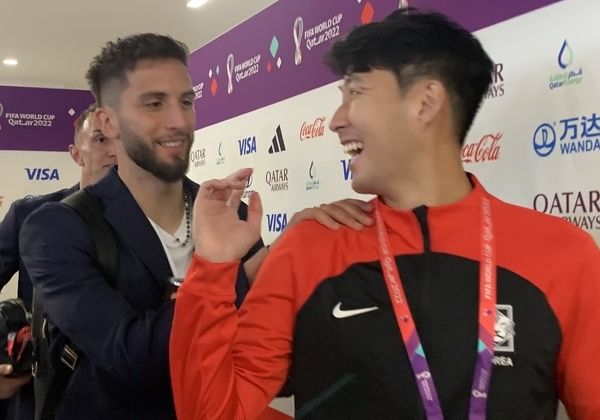 토트넘 홋스퍼 미드필더 로드리고 벤탄쿠르가 중징계를 받은 뒤 돌아온다. 사진은 벤탄쿠르와 손흥민의 모습. /사진=뉴시스