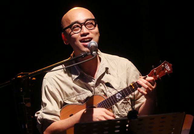 가수 하림이 경북 구미시가 이승환의 콘서트를 취소한 것을 비판하며 연예인들이 정치적 발언을 자유롭게 할 수 있는 문화를 지향한다고 밝혔다. 사진은 인형극 '해지는 아프리카'에 출연한 가수 하림. /사진=머니투데이