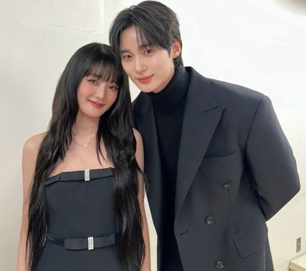 민니가 변우석과의 투샷을 공개했다. 사진은 민니가 인스타그램 계정에 공개한 변우석과의 사진. /사진=민니 인스타그램