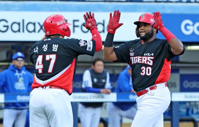 KIA타이거즈가 소크라테스 브리토를 대신해 패트릭 위즈덤과 계약을 했다. 사진은 올시즌 KIA타이거즈에서 활약한 소크라테스 /사진=뉴시스