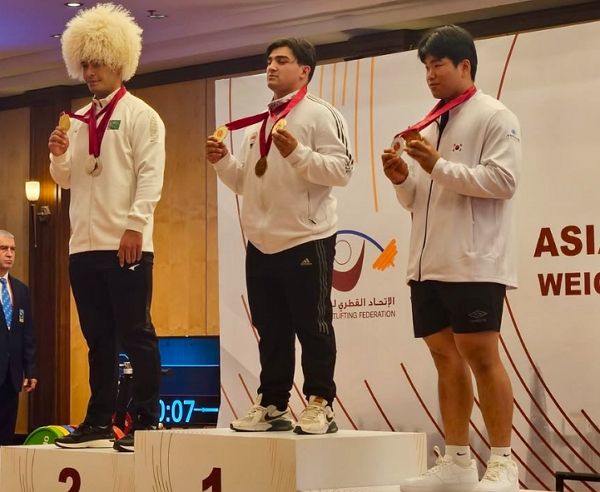 김민근이 아시아선수권대회에서 메달 2개를 목에 걸었다. 사진은 2024 아시아유스역도선수권대회 남자 102㎏급 경기에서 합계 3위에 오른 김민근의 모습. /사진=대한역도연맹 SNS 캡처