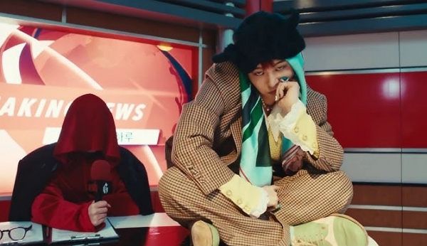 지드래곤이 무려 8년 만에 연말 가요 무대에 오르며 존재감을 과시한 가운데 실력 논란도 불거졌다. 사진은 지드래곤 '파워' 뮤직비디오 일부 장면. /사진=유튜브 'OfficialGDRAGON' 캡처