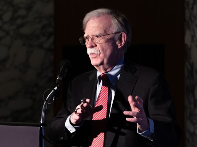 미국 전 국가안보보좌관 존 볼턴이 도널드 트럼프 미국 대통령 당선인의 전쟁 종식 발언에 대해 "트럼프의 허세"라며 트럼프 2기 정부에서 국제적 위기가 더 일어날 가능성이 높다고 경고했다. 사진은 지난 6월 존 볼턴 전 백악관 국가안보보좌관이 서울 강남구 인터컨티넨탈 서울 코엑스에서 열린 전문건설공제조합 제2기 건설경영 CEO과정에서 미국 대선과 동아시아 외교를 주제로 강연하고 있는 모습. /사진=뉴시스