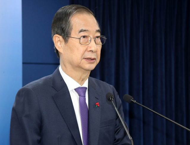 한덕수 대통령 권한대행 국무총리의 탄핵소추안이 27일 국회 본회의에서 표결된다. 사진은 한 총리가 지난 26일 서울 종로구 정부서울청사에서 긴급 대국민담화를 발표하는 모습. /사진=뉴스1 