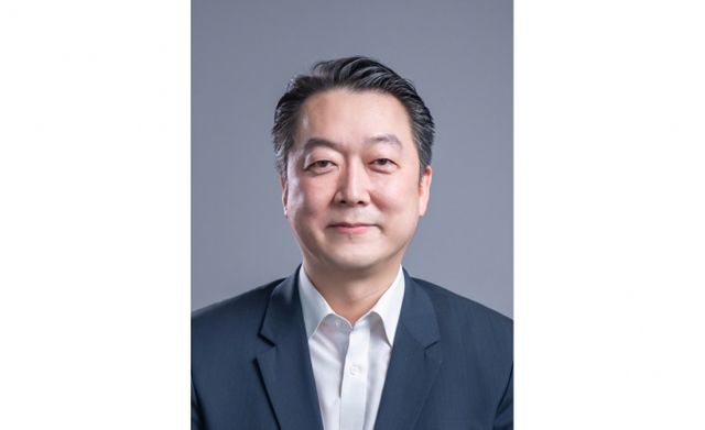 신세계그룹은 알리바바 인터내셔널과 2025년 합작법인(조인트 벤처) '그랜드오푸스홀딩'을 설립하기로 했다고 26일 밝혔다. 업계는 합작법인 성사에 알리바바 출신인 정형권 G마켓 대표가 큰 역할을 했을 것으로 보고 초대 수장으로 정 대표가 물망에 오를 것이라 보고 있다. /사진=신세계