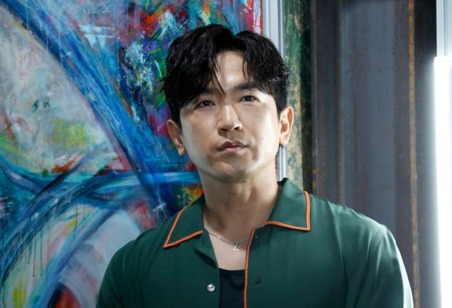 그룹 신화의 이민우에게 "성추행 사건을 무혐의 받게 해주겠다"고 속여 26억원을 가로챈 방송작가가 다시 재판받게 됐다. 사진은 그룹 신화의 이민우의 모습. /사진=뉴스1