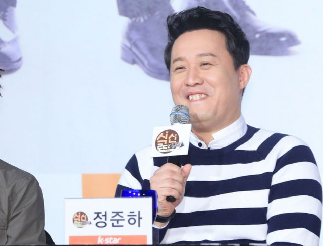 개그맨 정준하가 주류 유통 도매업체와의 대금 문제로 서울 강남구 삼성동 집이 경매에 넘어갔다며 억울함을 토로했다. 사진은 정준하가 2016년 3월9일 서울 강남구 역삼동 호텔리츠칼튼서울에서 열린 K STAR '식신로드2' 제작발표회에서 질문에 답하는 모습. /사진=머니투데이