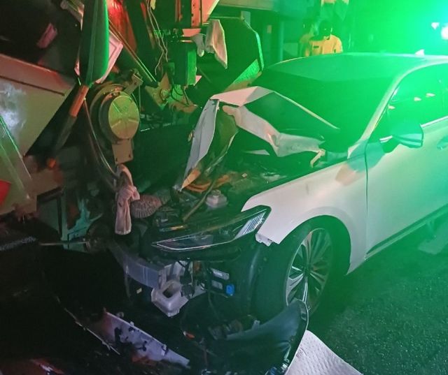 술에 취해 근무 중인 30대 환경미화원을 차로 치고 도주한 20대가 중형을 선고받았다. 사진은 지난 8월7일 천안 동남구 문화동에서 작업 중이던 환경미화원이 사망한 현장. /사진=뉴스1(천안동남소방서 제공)