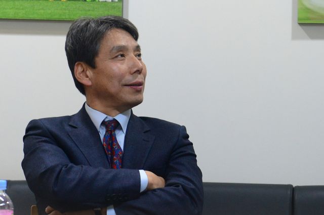 신문선 해셜위원 겸 명지대 교수가 대한축구협회 협회장 선거에 출마를 선언했다. 사진은 2017년 프로축구연맹 총재 도전 당시 신문선 해설위원 겸 명지대 교수의 모습. /사진=뉴스1