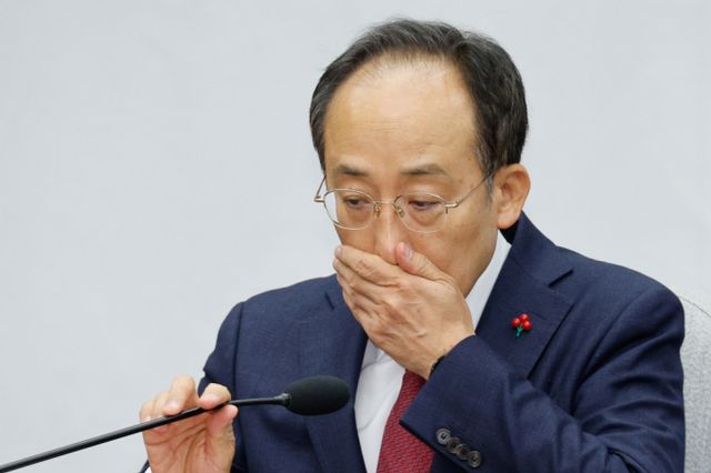 추경호 국민의힘 원내대표가 윤석열 대통령의 비상계엄 선포에 대해 유감의 뜻을 나타냈다. 사진은 지난 3일 오전 국회에서 열린 원내대책회의에 참석한 추 원내대표. /사진=뉴스1 