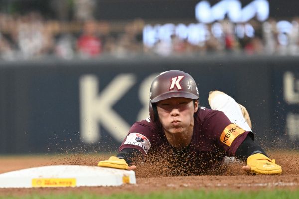 키움 히어로즈 내야수 김혜성(25)이 한국시각으로 5일 새벽 2시에 미국 메이저리그에 포스팅될 예정이다. 사진은 지난 9월 광주 북구 광주기아 챔피언스필드에서 열린 KIA타이거즈와의 경기 김혜성의 모습. /사진=뉴시스