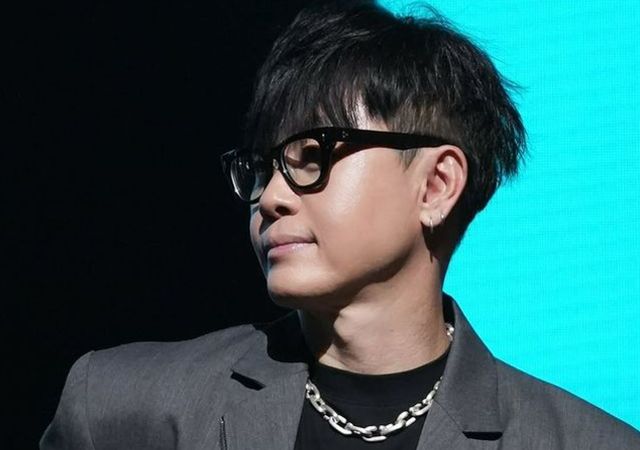 가수 이승환이 윤석열 대통령의 비상계엄령 선포 여파로 취소했던 콘서트를 예정대로 진행하기로 했다. /사진=이승환 인스타그램 캡쳐