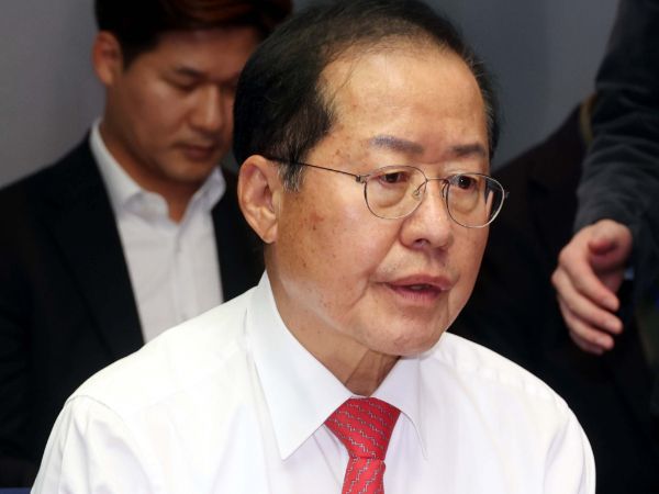 홍준표 대구시장이 윤석열 대통령 탄핵은 막아야 한다고 주장했다. 사진은 홍준표 대구시장이 지난 10월28일 국민의힘·대구광역시 예산정책협의회에서 발언하는 모습. /사진=뉴시스