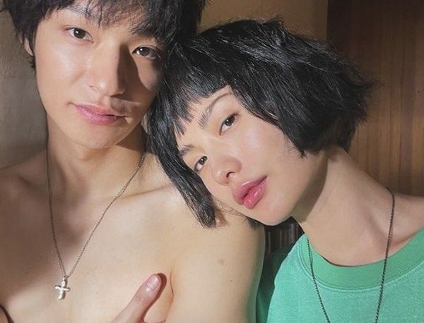 나나와 채종석이 연인 관계라는 보도가 나왔다. 사진은 나나가 공개한 뮤직비디오 촬영 당시 채종석과의 모습. /사진=나나 인스타그램 캡처