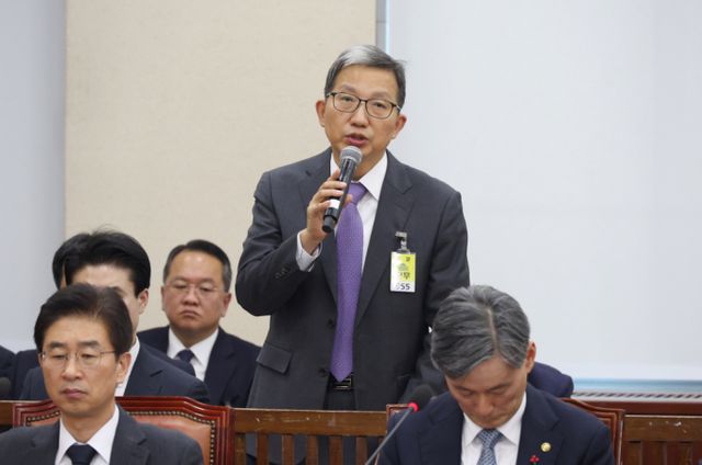 우종수 경찰청 국가수사본부장이 '해외 도피 의혹'이 제기된 김용현 전 국방부 장관에 대해 긴급 출국금지를 지시했다. 사진은 발언하는 우종수 경찰청 국가수사본부장. /사진=뉴시스