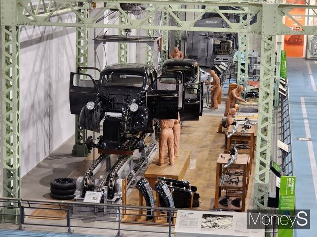 자동차관에서 히스토리를 살펴본 뒤 계단을 내려오면 개발 기술에 대한 전시를 볼 수 있다. /사진=박찬규 기자