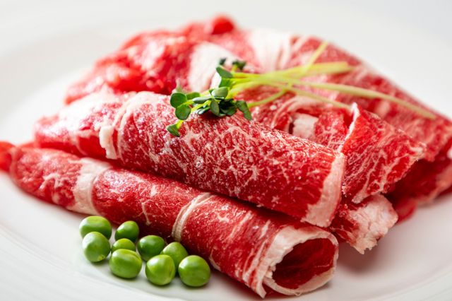 덜 익힌 소고기, 돼지고기를 먹으면 기생충에 감염될 가능성이 높다. 사진은 내용 설명을 돕기 위한 자료. /사진=이미지투데이 