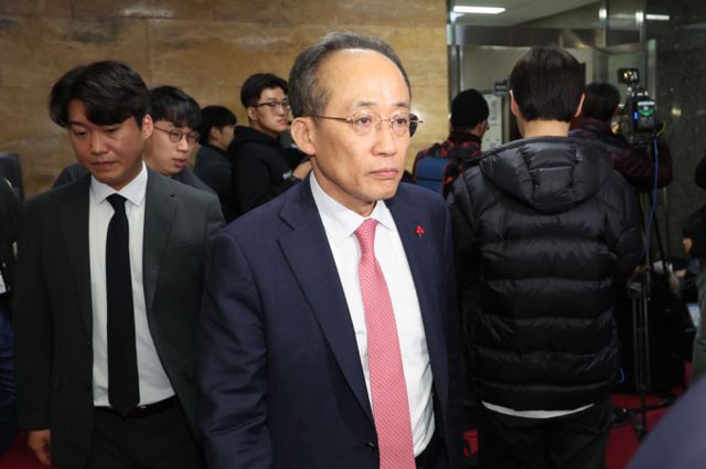 윤석열 대통령 탄핵과 김건희 여사 특검법에 반대를 당론으로 내세운 추경호 국민의힘 원내대표가 사의를 표명했다. 사진은 지난 7일 서울 여의도에서 열린 국민의힘 의원총회에 참석한 추경호 원내대표의 모습. /사진=뉴스1