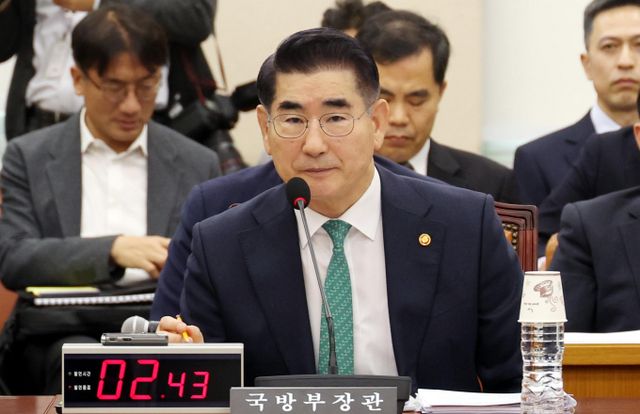 김용현 전 국방부 장관과 전진석 대통령 비서실장이 텔레그램을 탈퇴했다가 재가입 했다. 사진은 김 전 장관이 지난 11월 서울 여의도 국회에서 열린 국방위원회 전체회의에 나섰던 모습. /사진=뉴시스