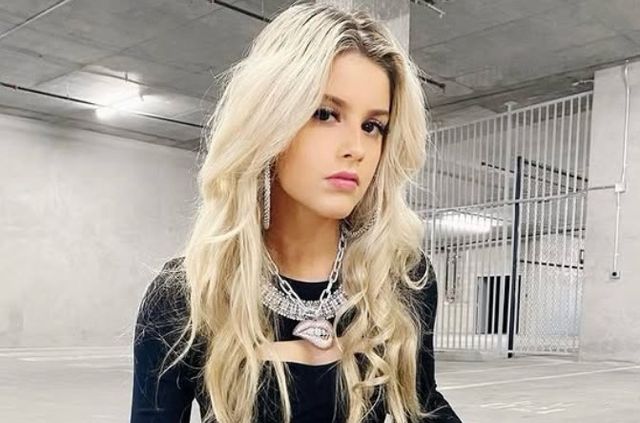 JYP엔터테인먼트의 글로벌 걸그룹 '비춰(VCHA)' 멤버 케이지가 팀 탈퇴를 선언했다. /사진=케이지 인스타그램