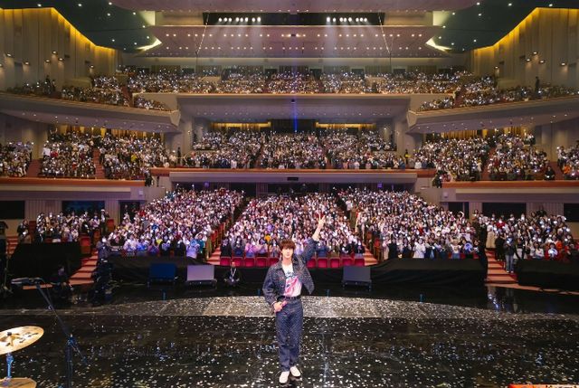 방탄소년단 멤버 진이 일본 무대에 5년 만에 올랐다. 사진은 진이 지난 7일 방영된 일본 NHK 대표 음악 프로그램 'Venue101'에 출연한 모습. /사진=뉴시스