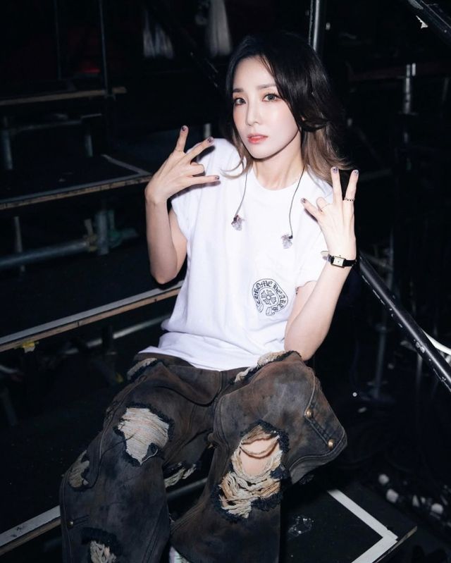 가수 산다라박이 가녀린 몸매를 자랑했다. /사진=산다라박 인스타그램