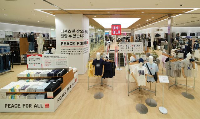 일본 패션 브랜드 유니클로가 6년 만에 국내 시장 매출 1조원을 넘겼다. 사진은 서울 송파구 잠실 롯데월드몰에 지어진 국내 최대 규모의 유니클로 롯데월드몰점. /사진=유니클로